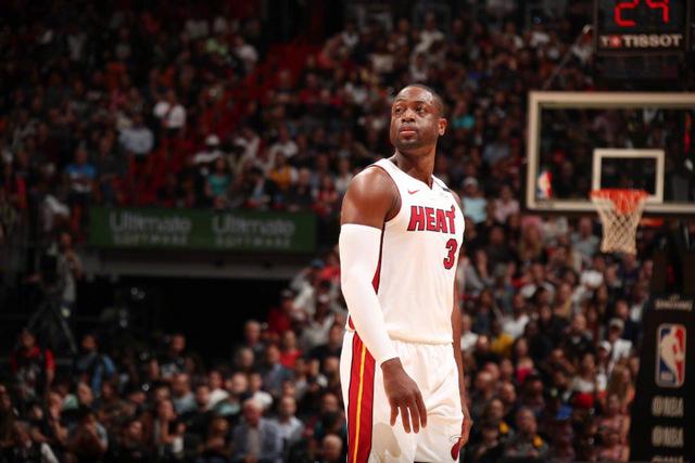 约基奇心目中的NBA传奇：库里在列，詹姆斯缺席引热议